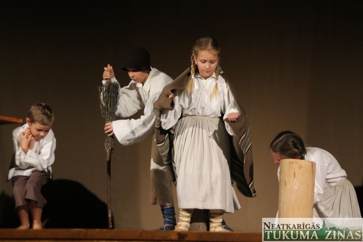 «Teātra ražas svētkos» Vānē