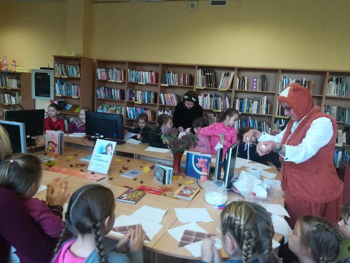 Slampes bibliotēkā uzdarbojas Lupatiņi