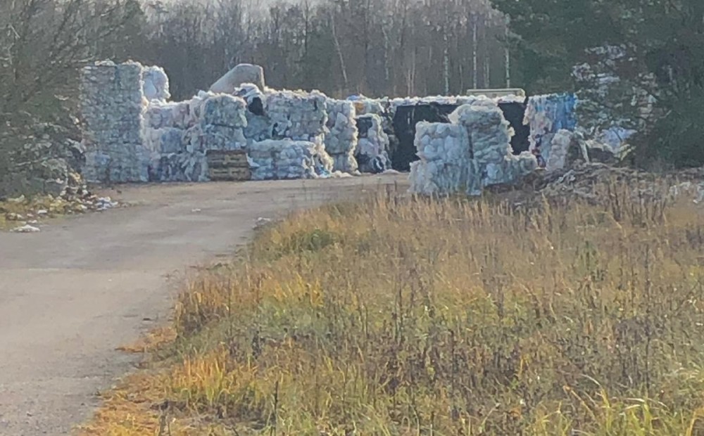 Atkritumiem pa pēdām