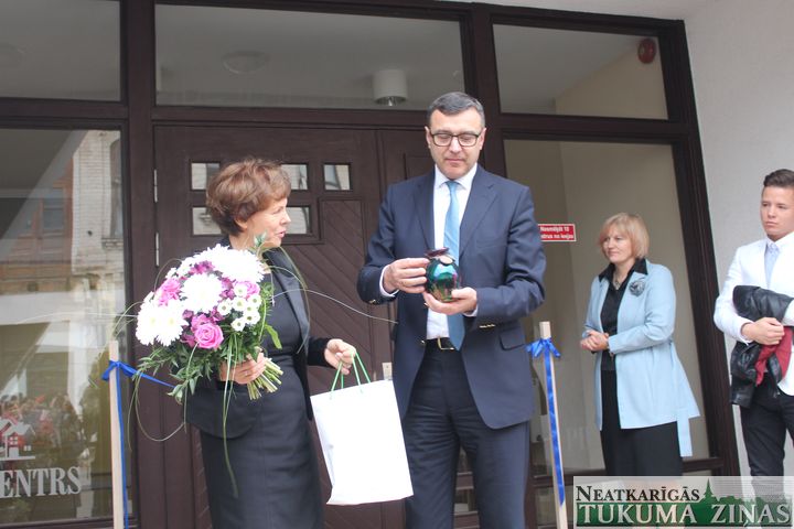 Tukumā durvis vēris centrs audžuģimeņu, aizbildņu un adoptētāju atbalstam