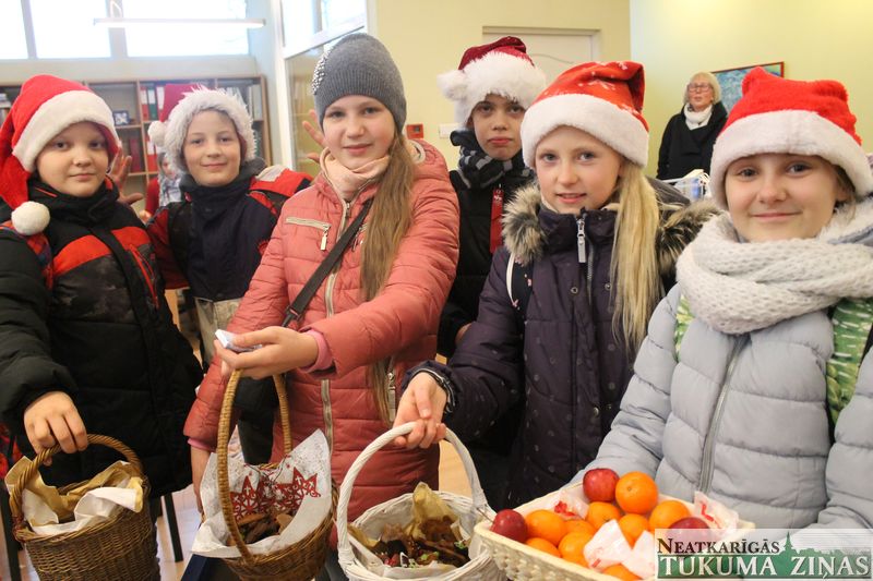 Iepriecinot svētkos līdzcilvēkus