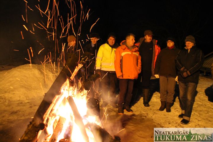 Grenčos piemin barikāžu notikumus