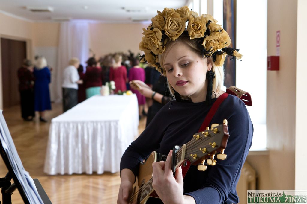 Kā novadu kultūras darbiniekus godināja