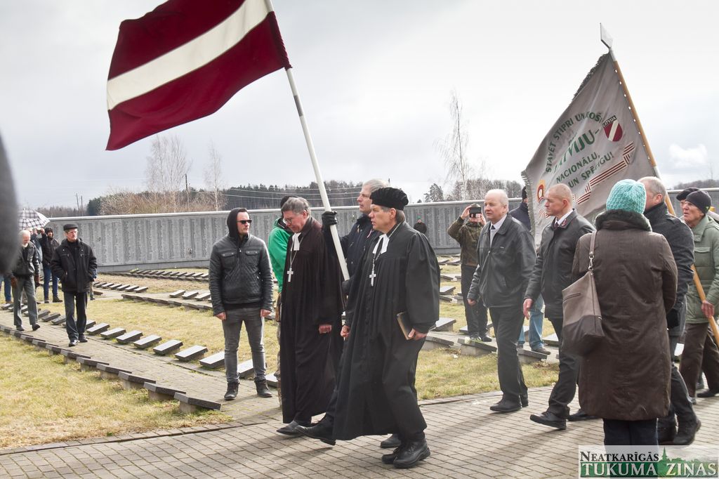 Leģionāru piemiņas dienā Lestenē