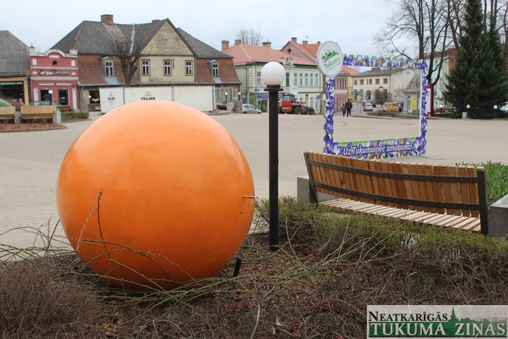 Aicina būt saudzīgākiem pret svētku dekoriem