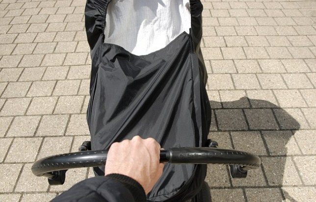 Konfliktā iesaista arī zīdaini