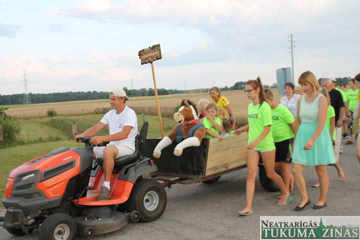 Smārdes svētku gājienā/FOTO/