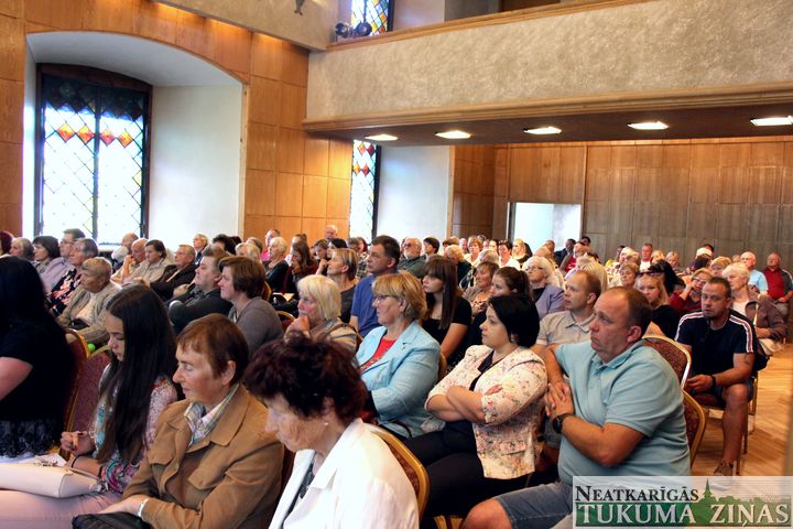 Jaunpilī diskutē par gaidāmo reformu