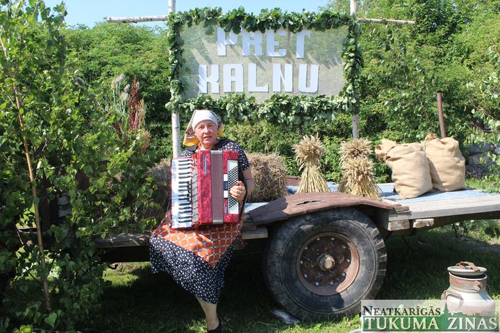 Lamiņu svētkos – kolhoznieku zīmē