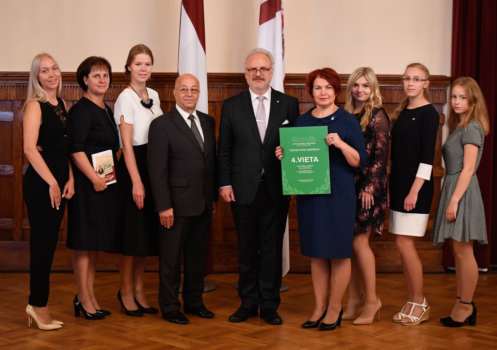 Skolu reitingā augstākās vietas – Raiņa ģimnāzijai un Engures vidusskolai