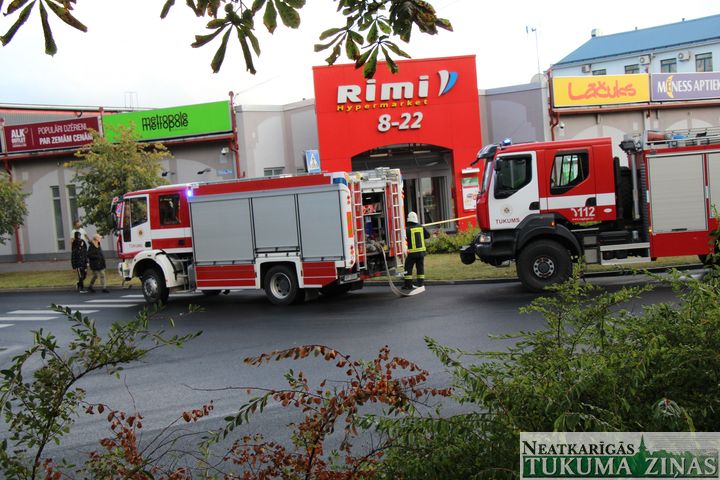 Tukuma RIMI veikalā dedzis serveris. Veikals slēgts