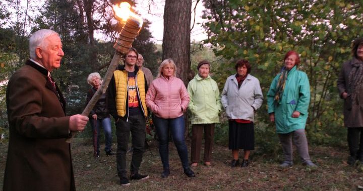 Atzīmē Baltu vienības dienu un gatavojas veļu laikam