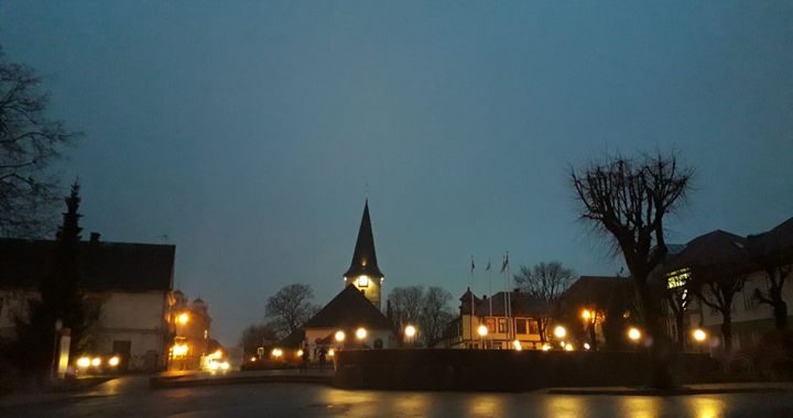 Kā būs ar Brīvības laukuma izgaismošanu?