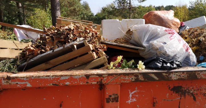 Kāpēc kapos vairs nav konteineru?