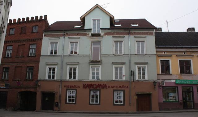 Kandavā neskaidrības ar reklāmu izvietošanu pilsētvidē