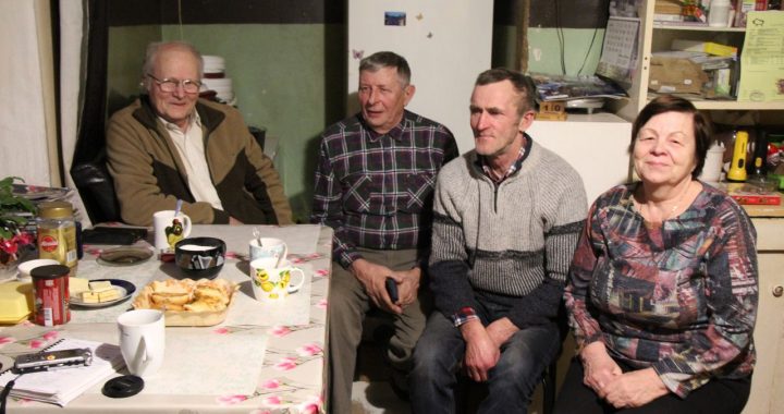 Kā viesatnieki uz barikādēm brauca