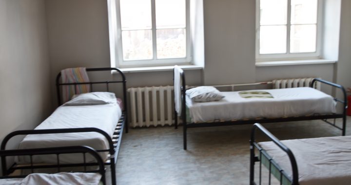 Tukuma patversme nodrošina pamatvajadzības /VIDEOREPORTĀŽA/