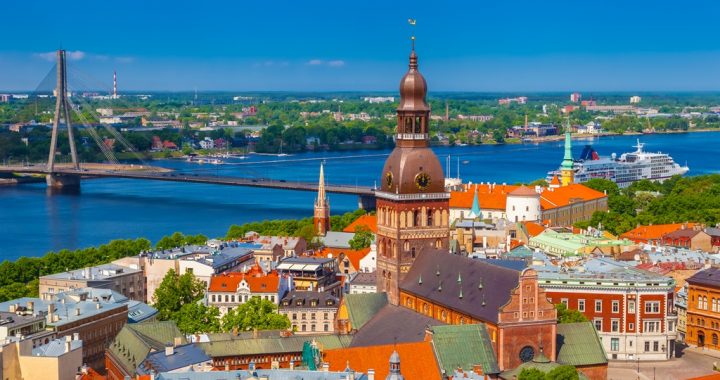 Latvijā sākusies COVID-19 transmisija sabiedrībā. Ko tas nozīmē?