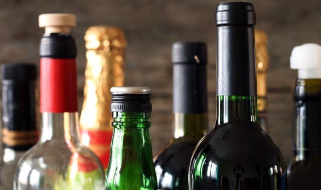 Jaunā koronavīrusa krīzes laikā internetā varēs iegādāties arī alkoholu