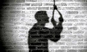 Pēc pašnāvības mēģinājuma slimnīcā mirst sieviete