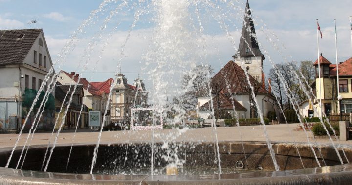 Strūklaka atkal vaļā!