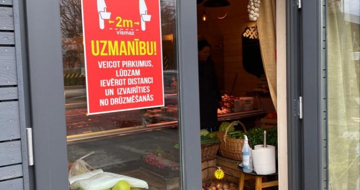 Satraukušies par cilvēku pieplūdumu jūrmalciemos