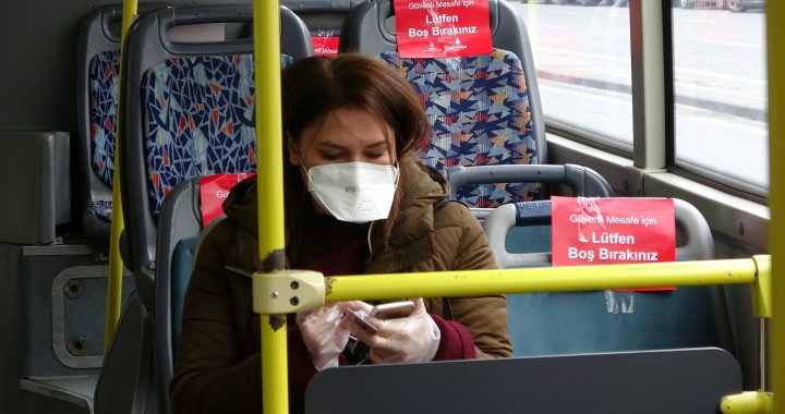 Reģionālo autobusu šoferi varēs atteikt braukšanu pasažieriem bez mutes un deguna aizsega