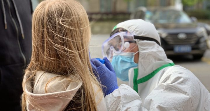 Ģimenes ārsti brīvprātīgi varēs iesaistīties Covid 19 analīžu paņemšanā saviem pacientiem