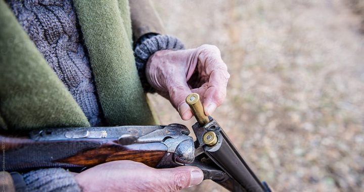 Kriminālvajāšanai nodota lieta par šaujamieroča nolaupīšanu Kandavas novadā