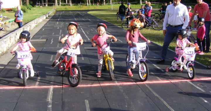 Velokross Irlavā pulcē 105 dalībniekus