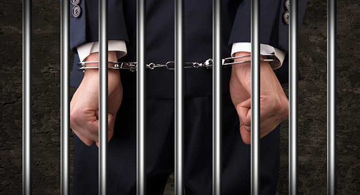 Kāpēc cietuma vietā piespriež uzturēšanos noteiktā vietā?