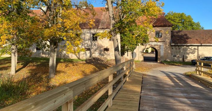 Atjaunots tiltiņš pār Sloceni. Plāno uzstādīt zīmes