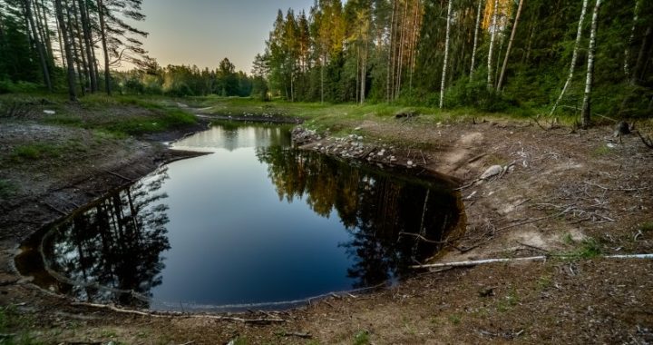 Milzkalnes pusē izveidojusies karsta kritene/VIDEO/