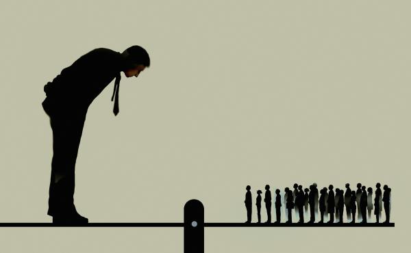 Bezatbildīgi un – uz augstāka krēsla