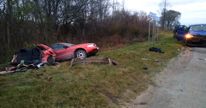 Avarējot Tukuma novadā, «Audi» tiek pāršķelts uz pusēm