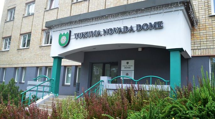 Pārdala pienākumus un iegulda naudu