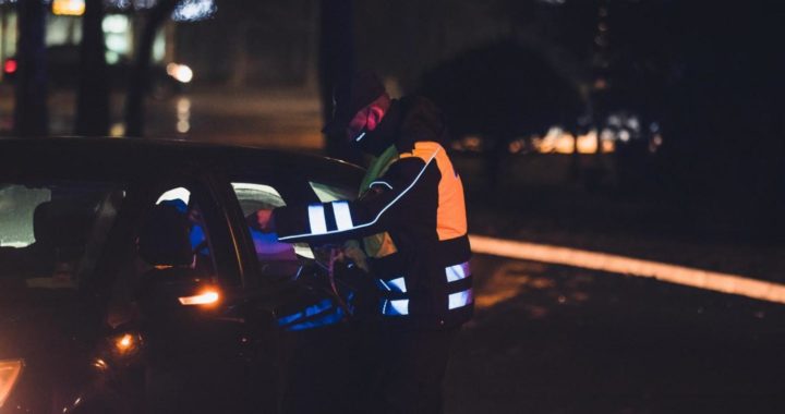 Pārtrauc mājsēdi!