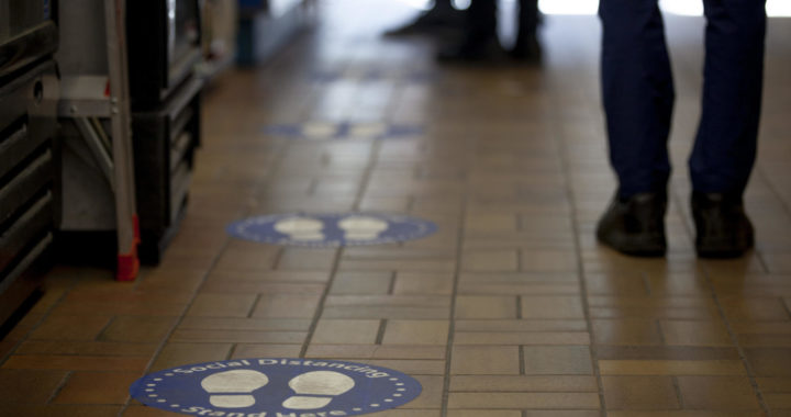 Ārkārtējā situācija tiks pagarināta līdz 6. aprīlim, ieviešot augstākus drošības standartus tirdzniecībā, skolās un ceļošanā