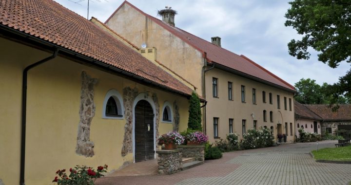 Iegriezies Šlokenbekas muižā!