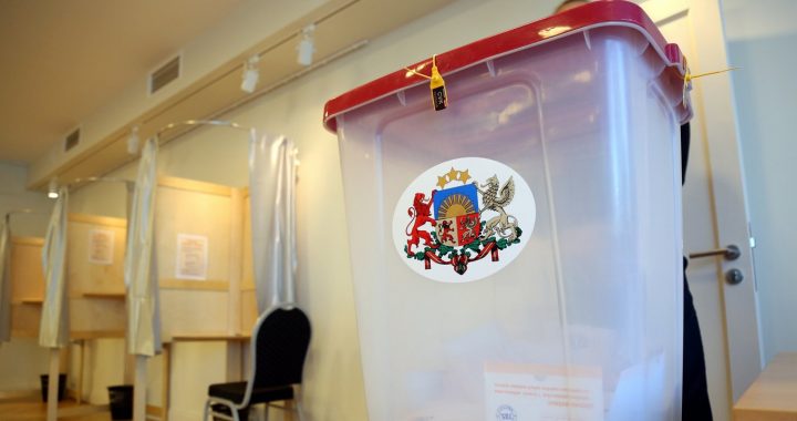 Pašvaldību vēlēšanām iesniegti vēl četri saraksti/FOTO/