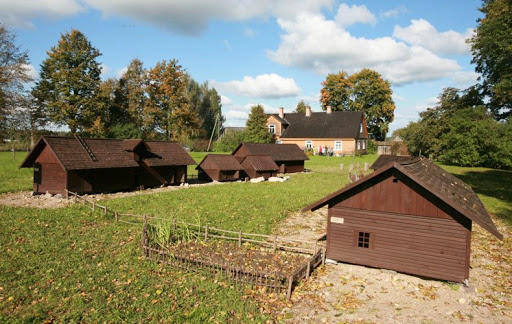 Pastariņa muzejs izveidojis pastaigu taku.