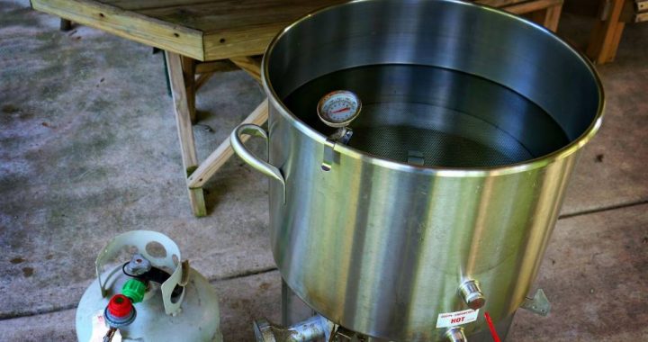 Policija atsavina kandžas aparātu