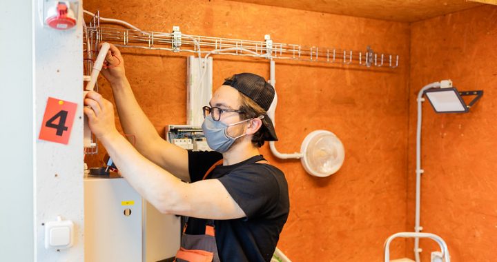 Kandavas Lauksaimniecības tehnikuma audzēknis – labākais jaunais elektrotehniķis Latvijā