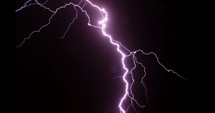 Zibens sabojā apkures sistēmu Jaunpilī