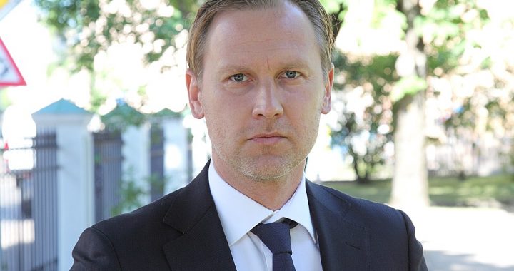 Par politiķu rīcību pret medijiem