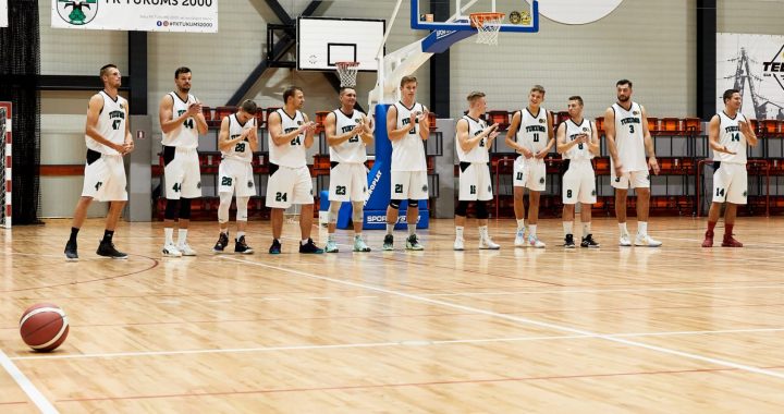 Gaidot Užavas kausa izcīņas pirmo spēli Tukumā