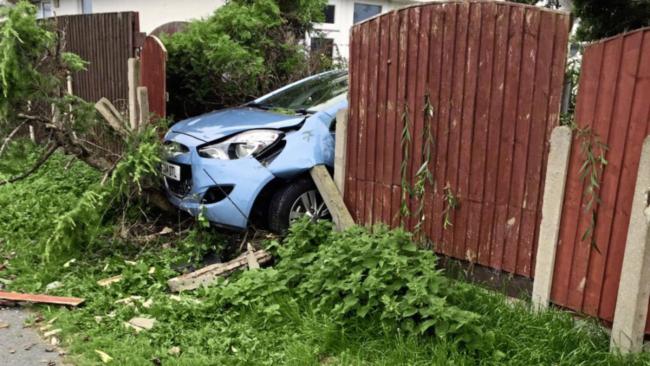 Bezatbildīgs automašīnas vadītājs izraisa pāris ceļu satiksmes negadījumus Tukumā