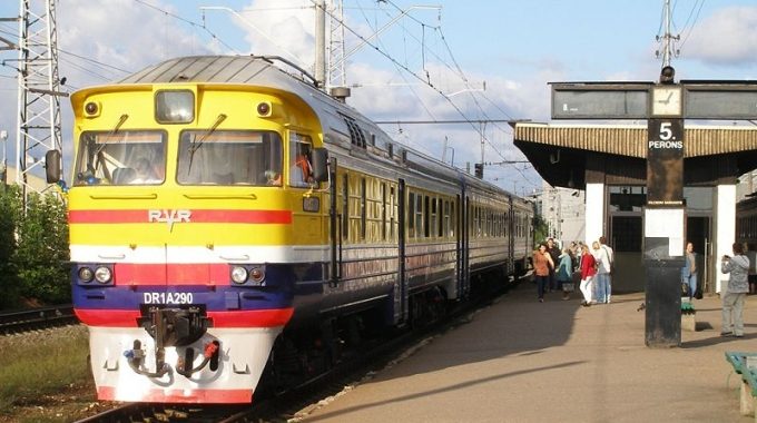 Uzmanību 3. septembra vilciena pasažieriem!