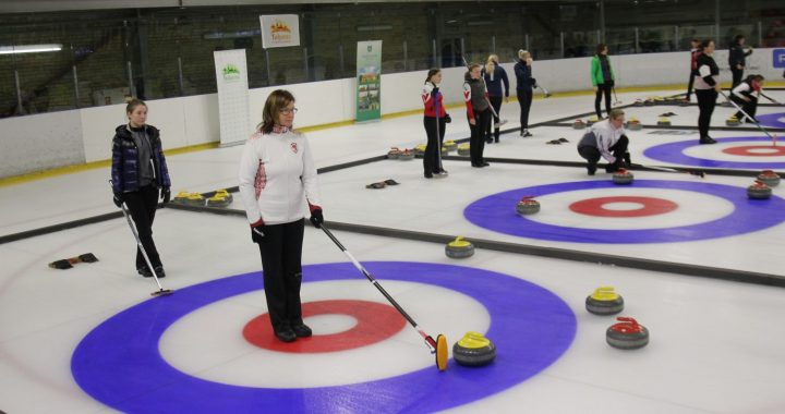 Tukumā norisinās starptautiskas kērlinga sacensības 