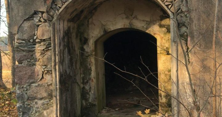 Vai barona fon der Rekes dzimtas kapi pavisam aizmirsti?